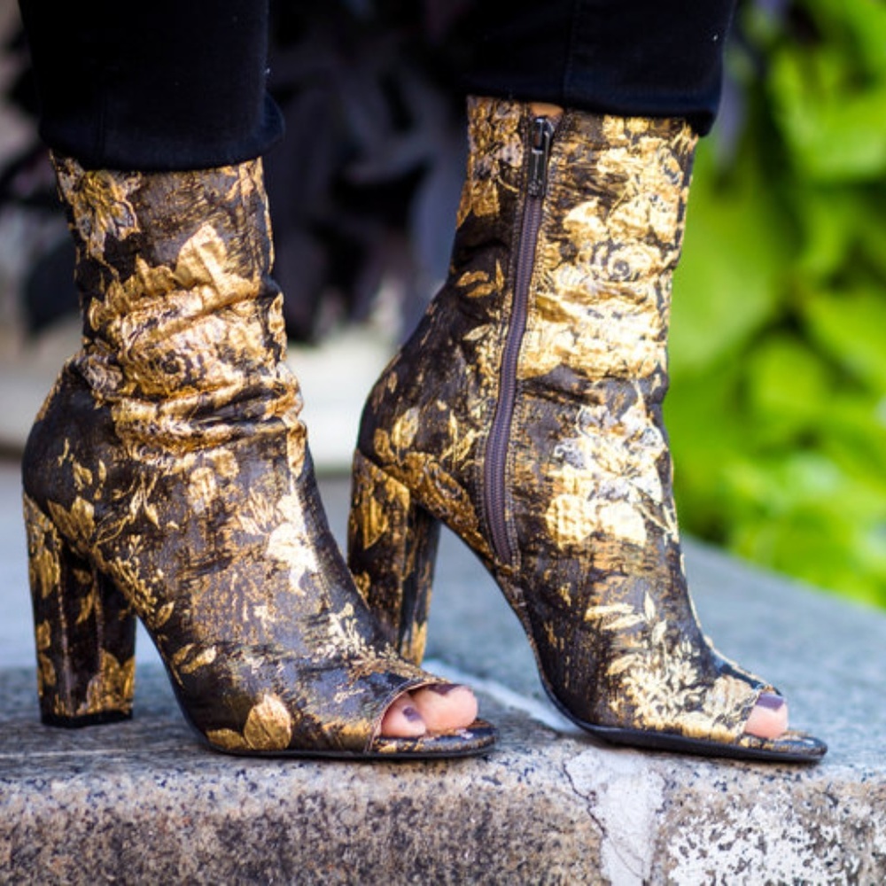 Jessica Simpson 'Elara' Gold Booties (Size 9)